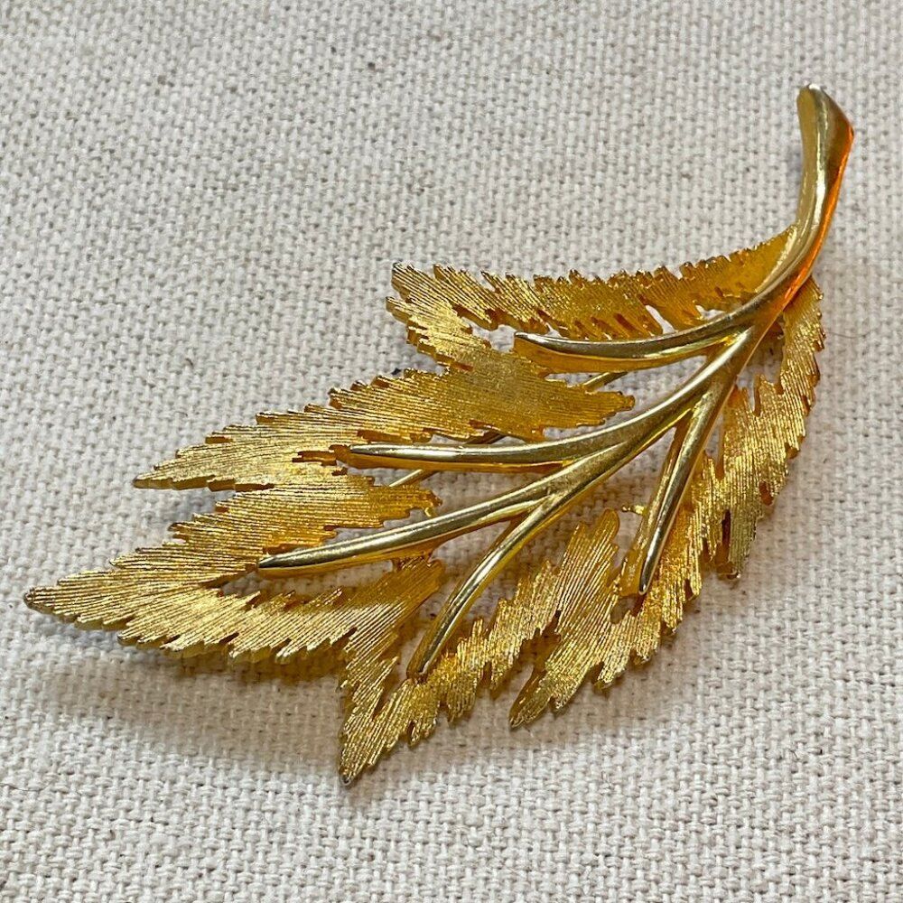 1970s Jj Leaf Brooch Golden Autumn Luxe 22$
